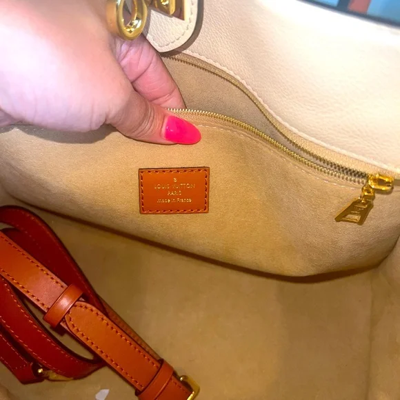 BRAND NEW MY SIDE MM Louis Vuitton bag. - Picture 8 of 10